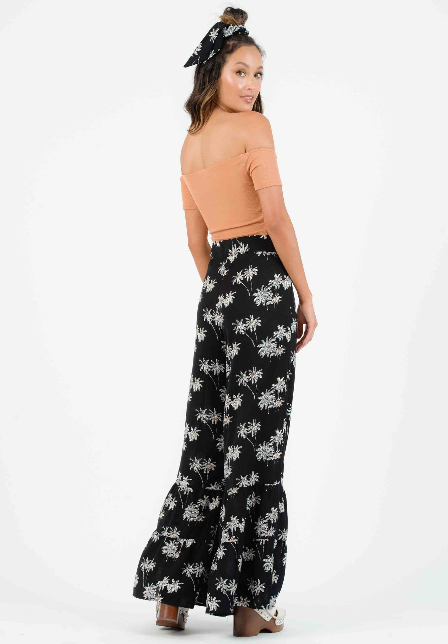 ROLLAND TIE FRONT CROP TOP-CARAMEL