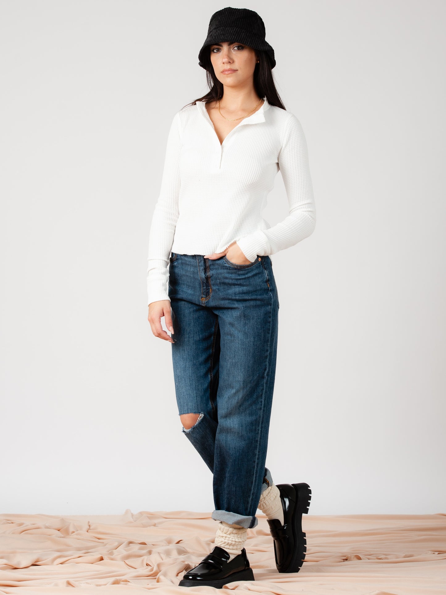 WHITE THERMAL LONG SLEEVE TOP
