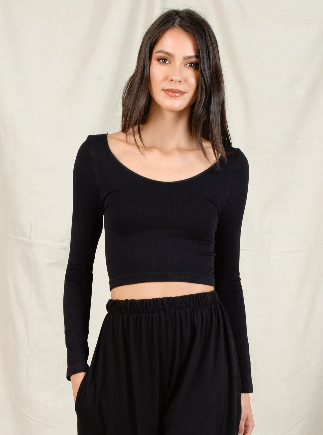 BRENDA LS CROP TOP-BLACK