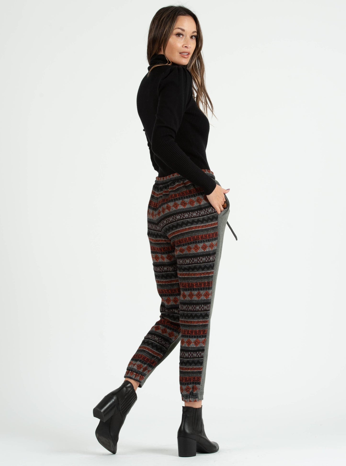 TARYN MIXED MEDIA JOGGER-BLACK
