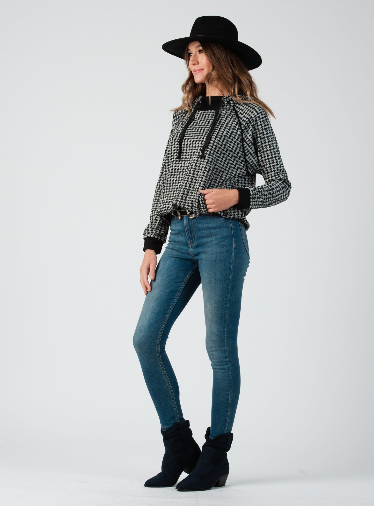 LIGHTWEIGHT HOUNDSTOOTH HOODIE-BW