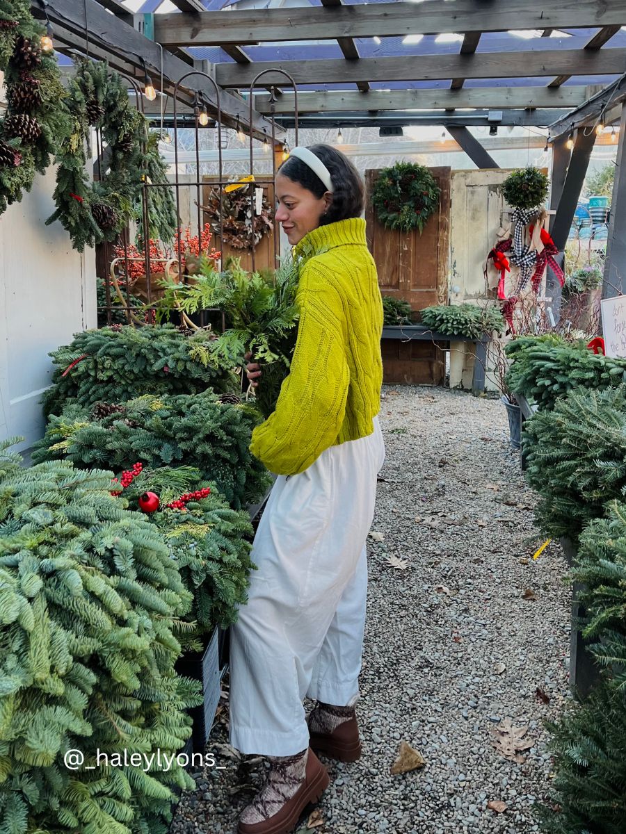 BRIGHT TURTLENECK SWEATER