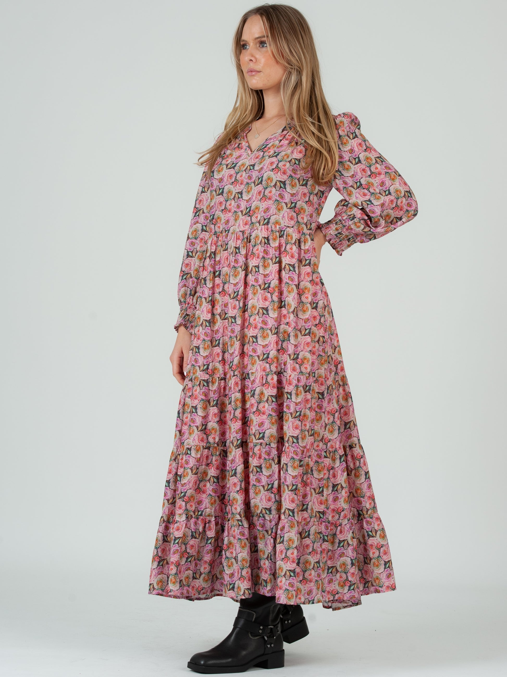Women's Rose Floral Print Tiered Long Sleeve Maxi Dress XS / Pink Women's Rose Floral Print Tiered Long Sleeve Maxi Dress XS / Pink