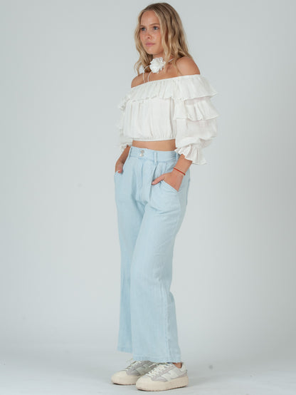 WHITE OFF THE SHOULDER TOP