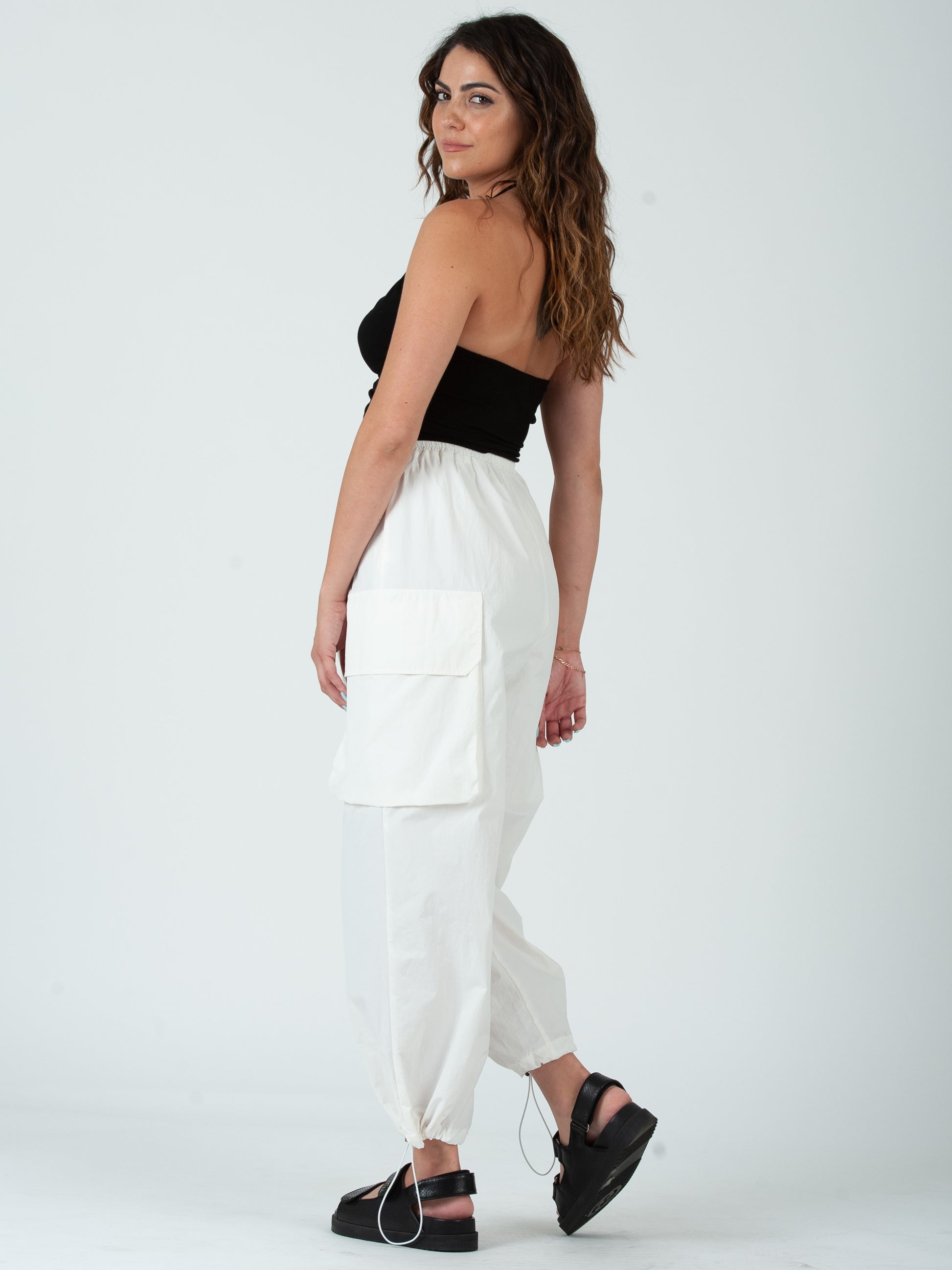 BLACK HALTER TOP