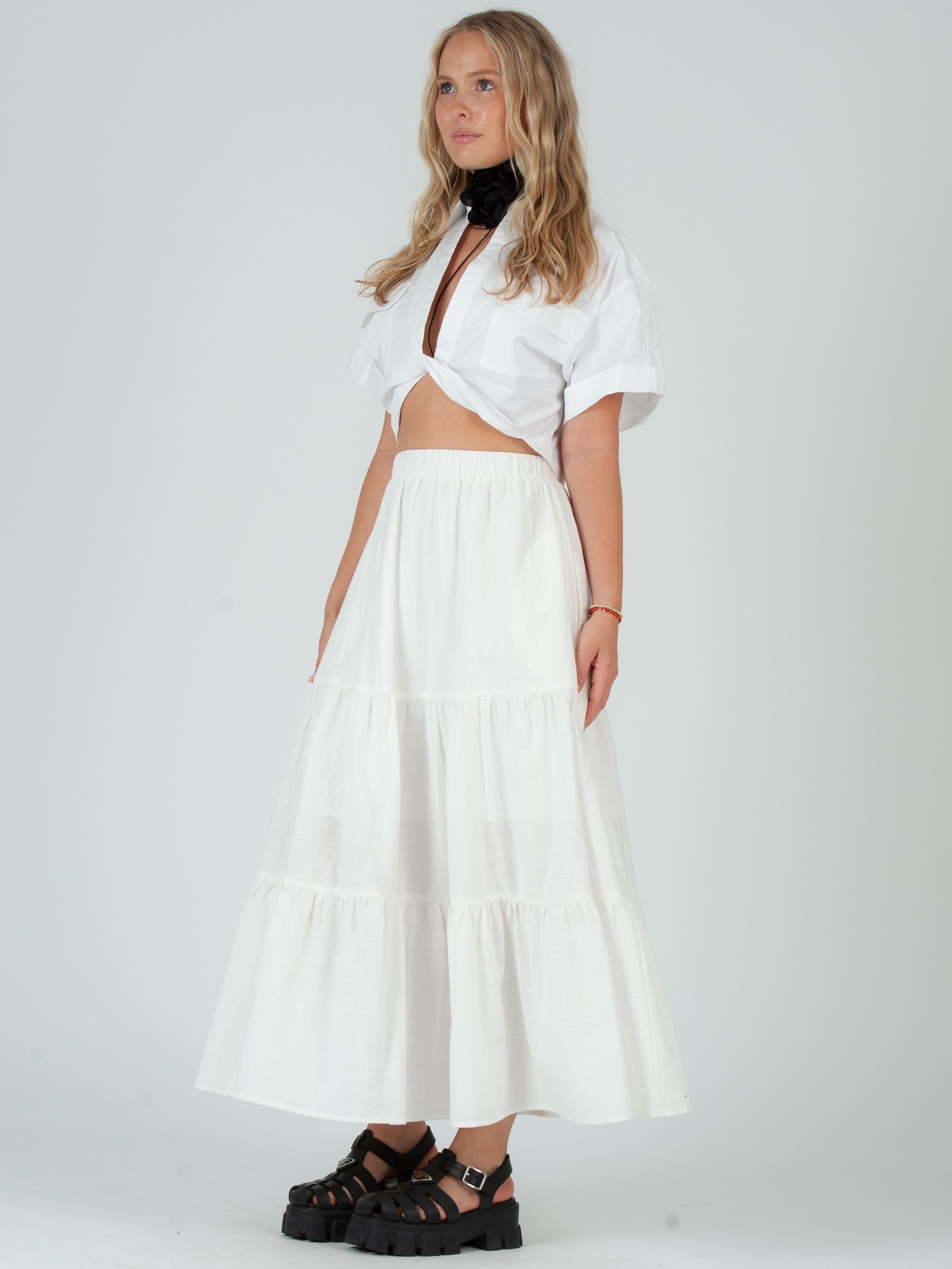 WHITE CROP TOP