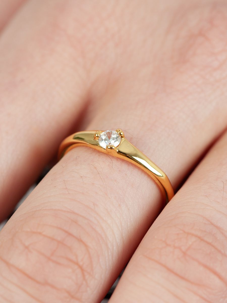 Kin Rings KIN RING-WHITE – Lucca Couture