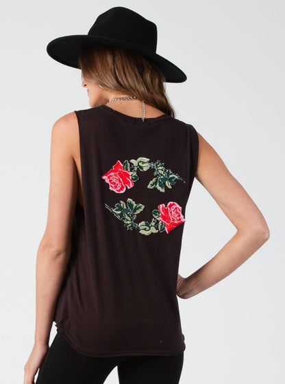 MUSCLE TANK WITH ROSE PATCH