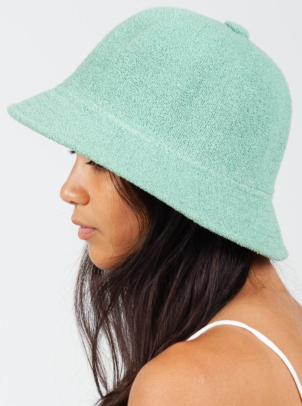 GREEN BUCKET HAT