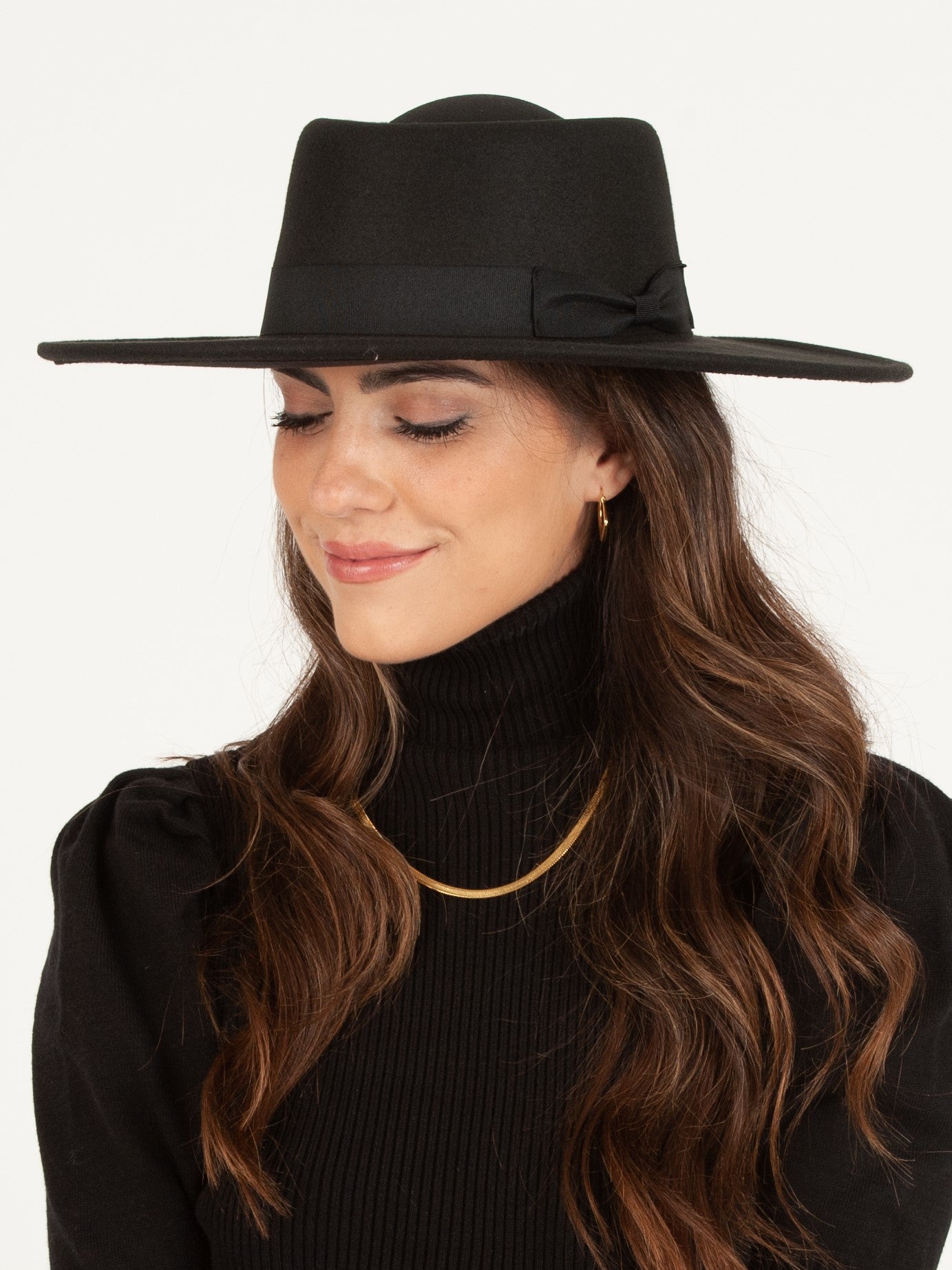 BLACK BOATER HAT