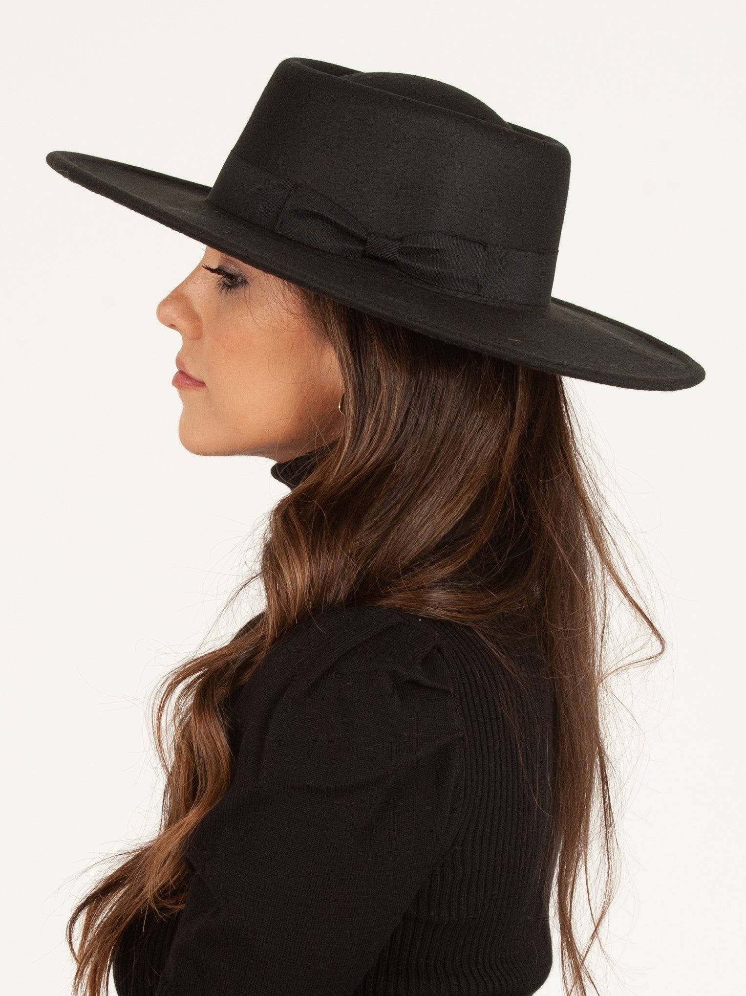 BLACK BOATER HAT