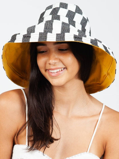 STRIPED BUCKET HAT