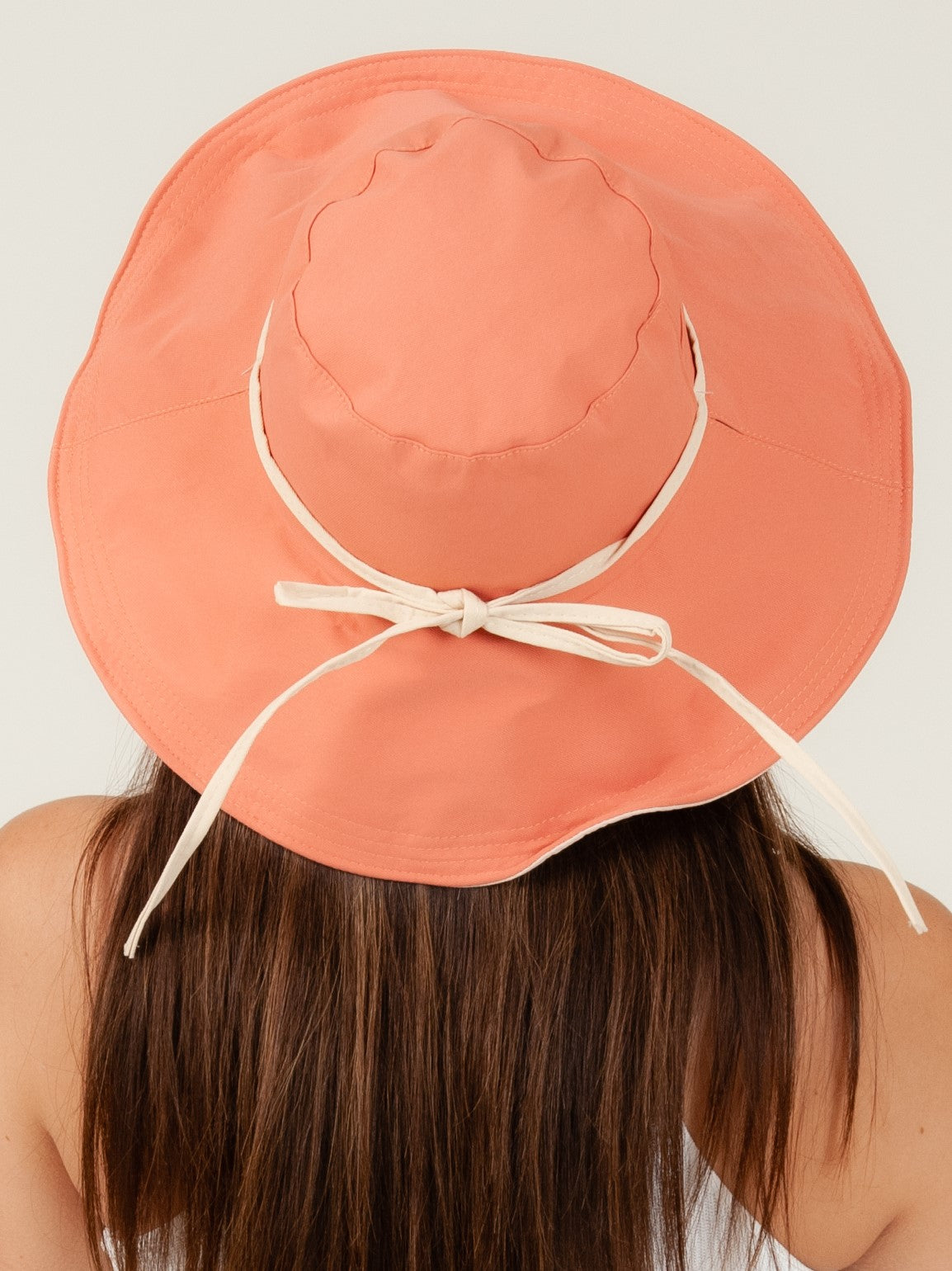 REVERSIBLE BUCKET HAT