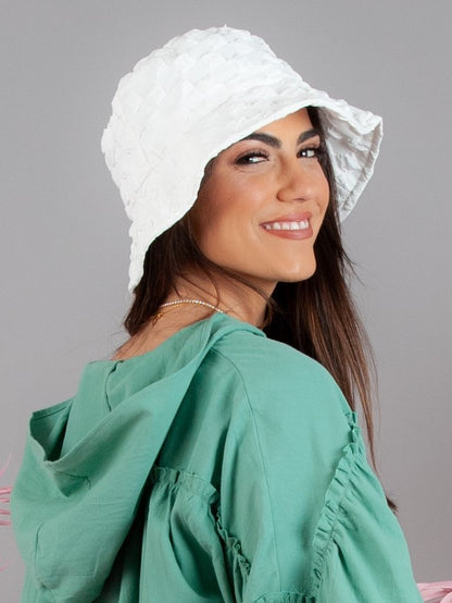 WHITE BUCKET HAT
