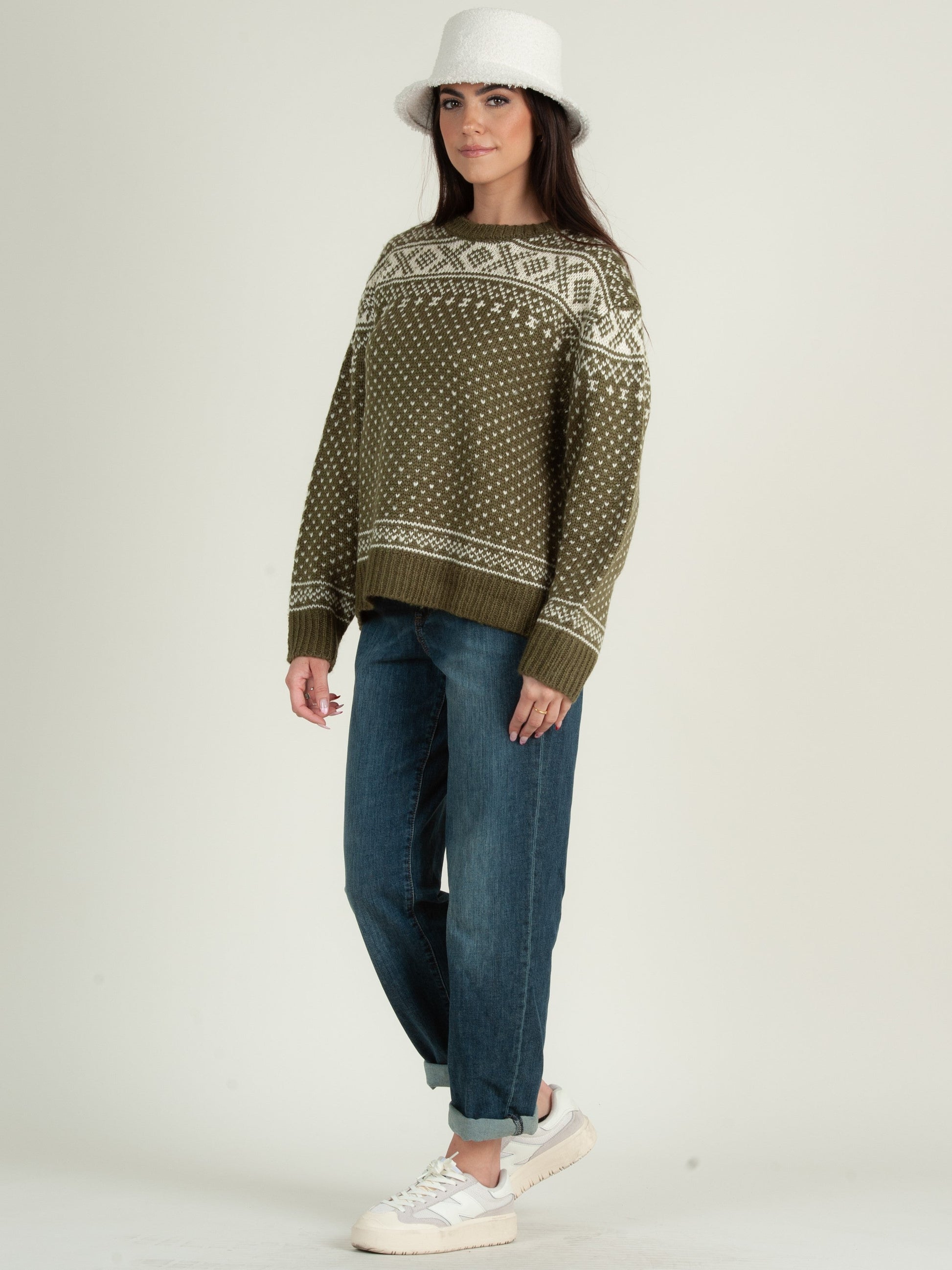 GREEN SWEATER