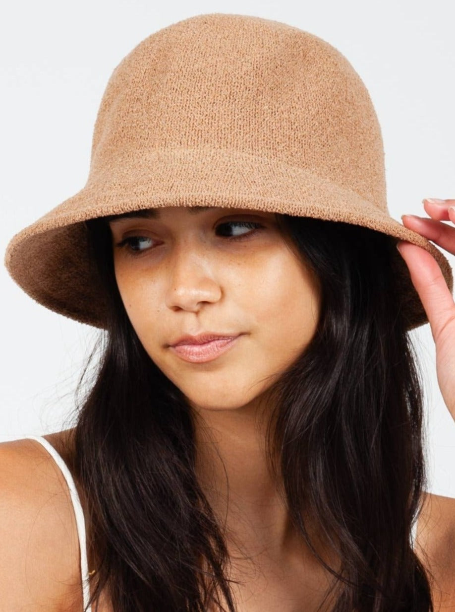 BUCKET HAT